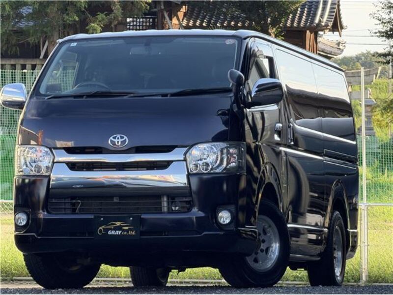 TOYOTA HIACE VAN