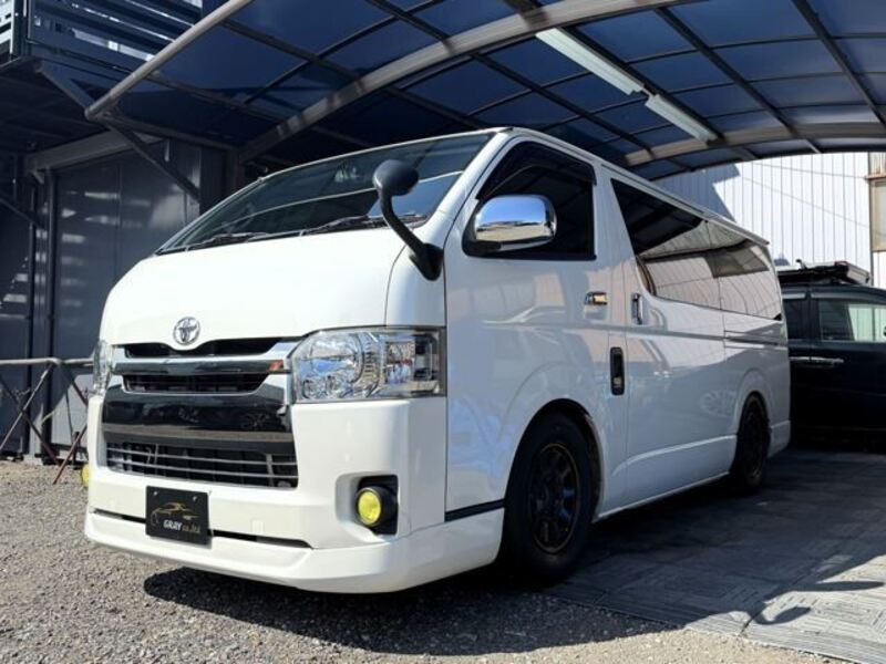 TOYOTA HIACE VAN