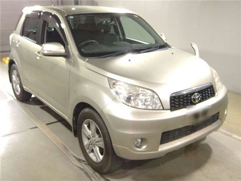 TOYOTA RUSH