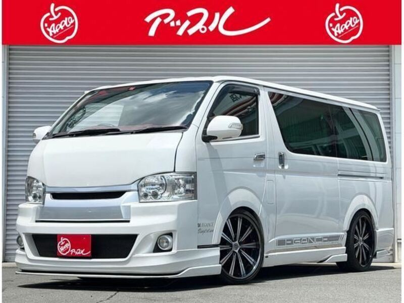 TOYOTA HIACE VAN