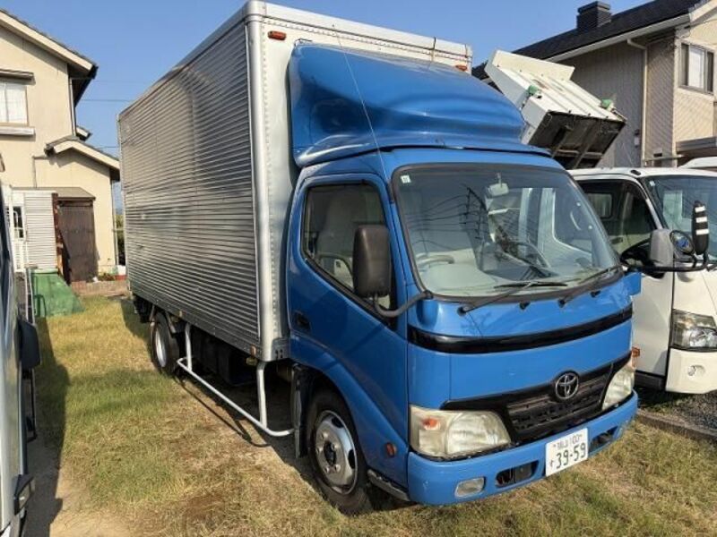 TOYOTA DYNA