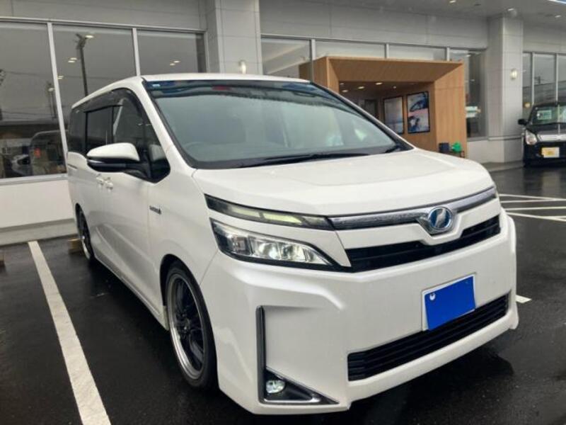 TOYOTA VOXY