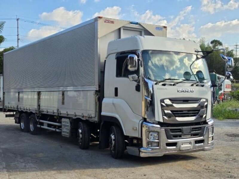 ISUZU GIGA