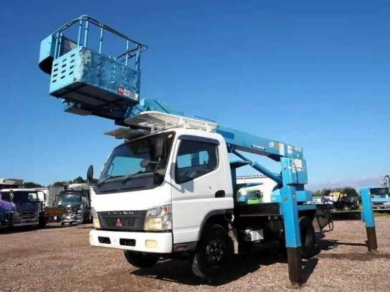 MITSUBISHI CANTER