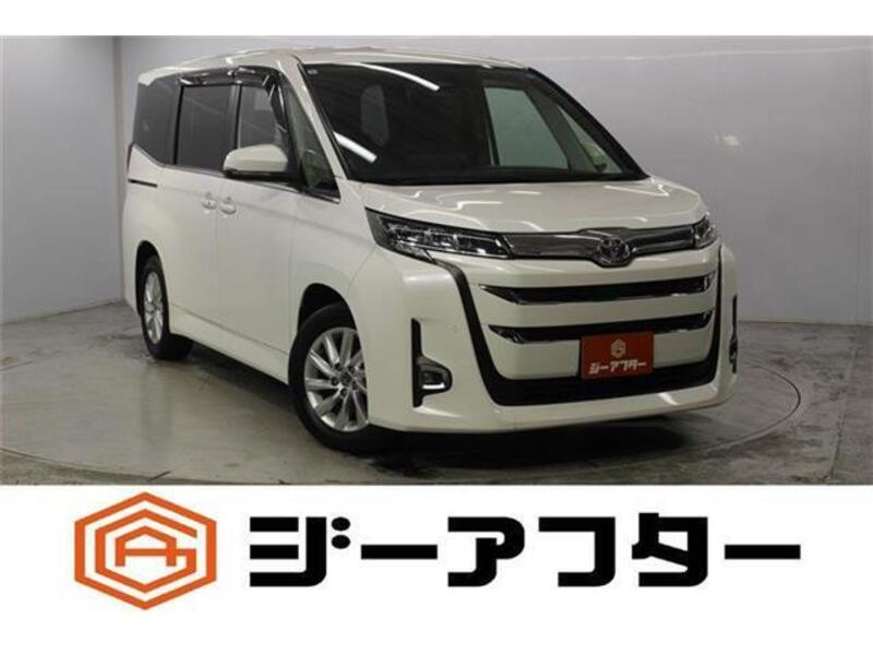 TOYOTA NOAH