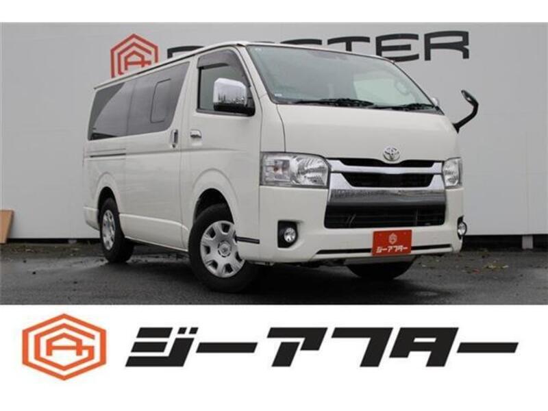TOYOTA HIACE