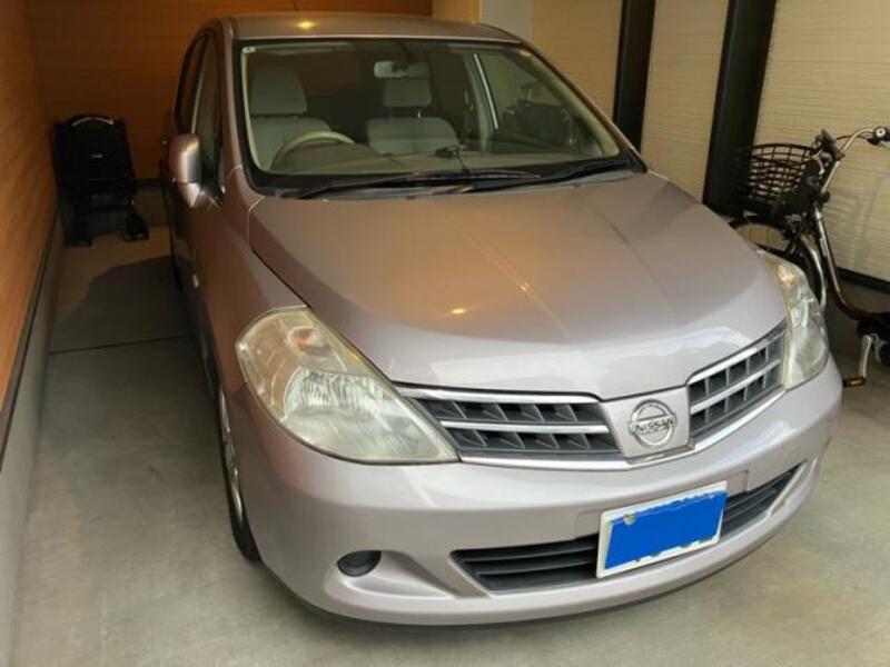 NISSAN TIIDA