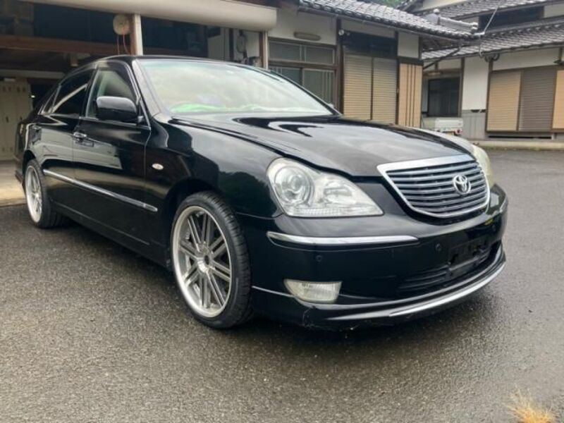 TOYOTA CROWN MAJESTA