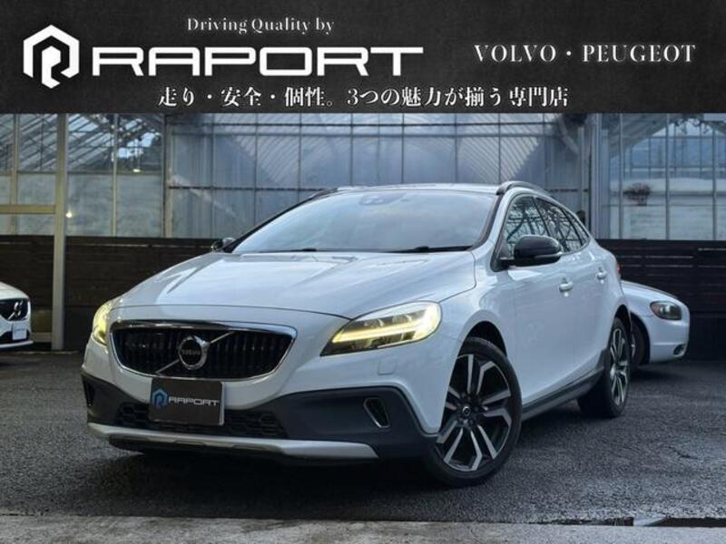 VOLVO V40