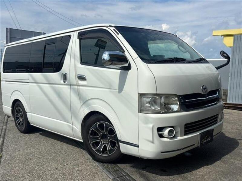TOYOTA HIACE