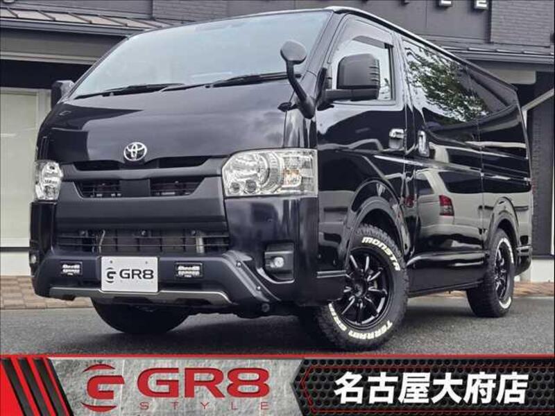 TOYOTA HIACE VAN