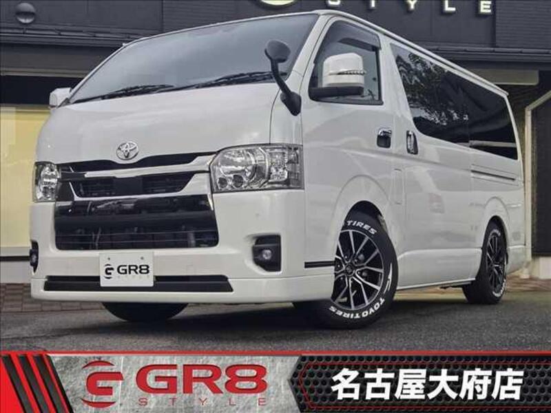 TOYOTA HIACE VAN