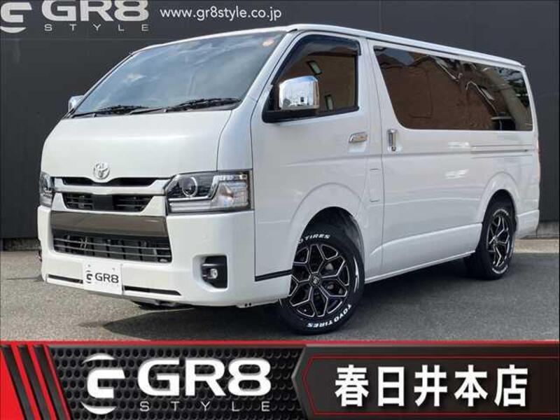 TOYOTA HIACE VAN