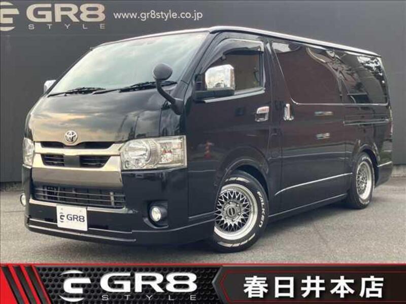 TOYOTA HIACE VAN