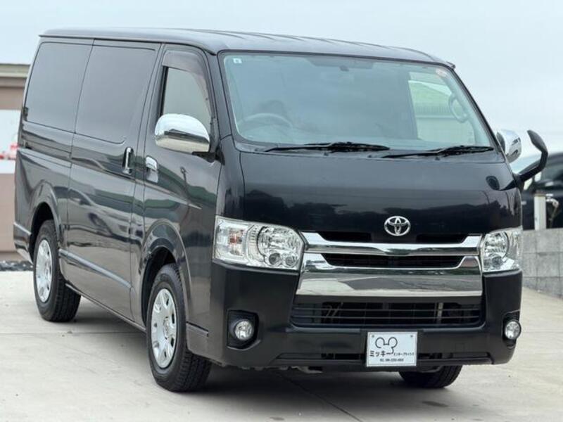 TOYOTA HIACE VAN