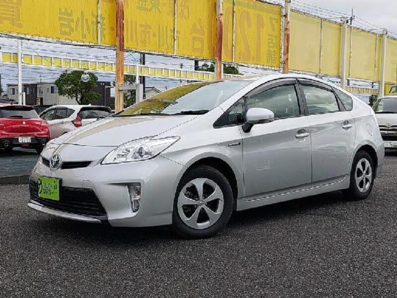 TOYOTA PRIUS