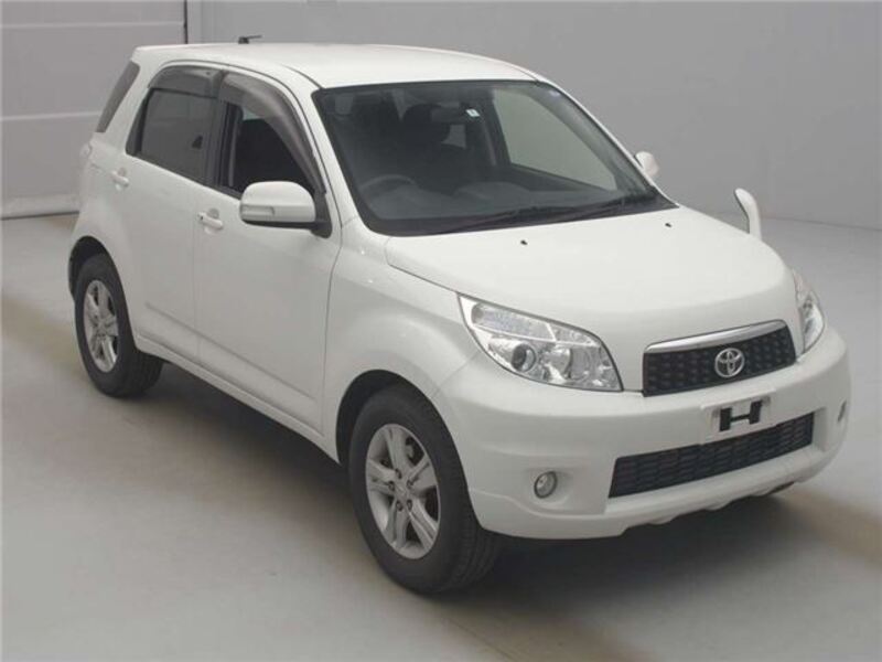 TOYOTA RUSH