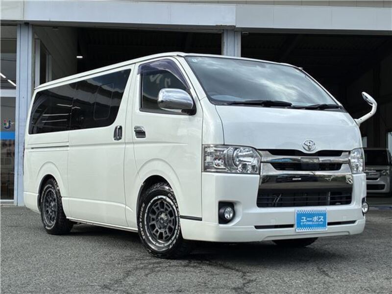 TOYOTA HIACE