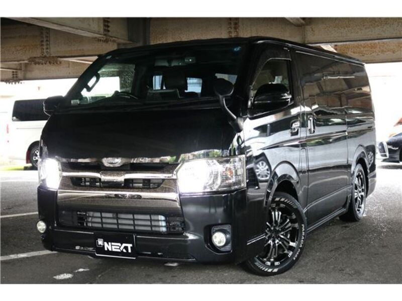 TOYOTA HIACE