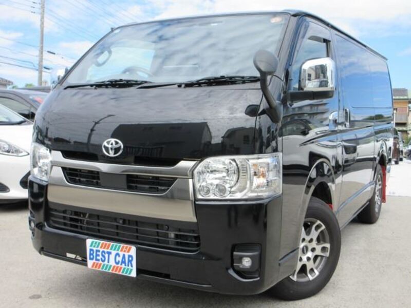 TOYOTA HIACE VAN