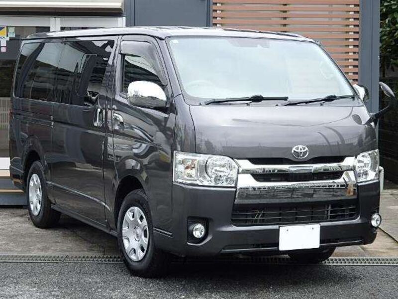 TOYOTA HIACE VAN
