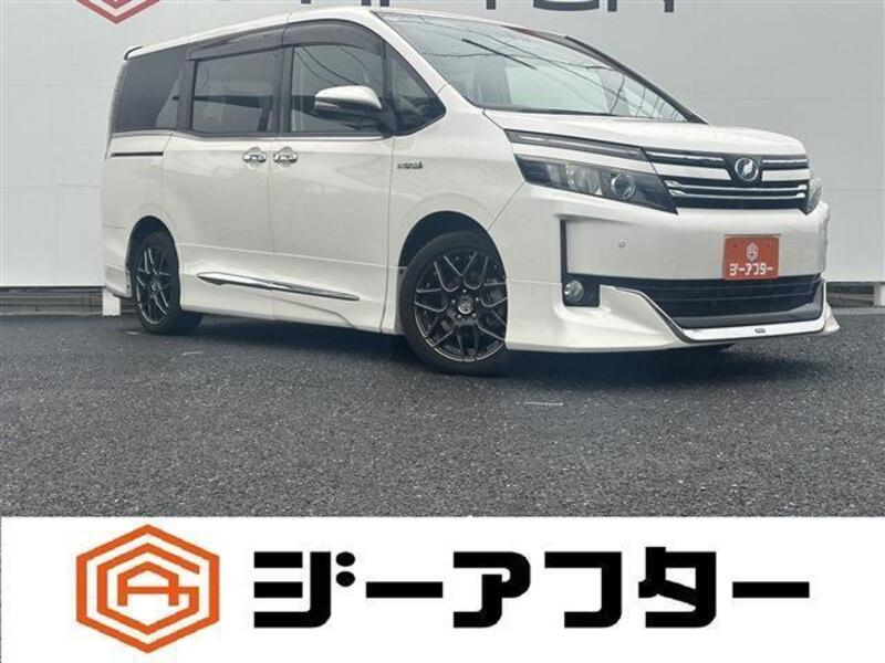 TOYOTA VOXY