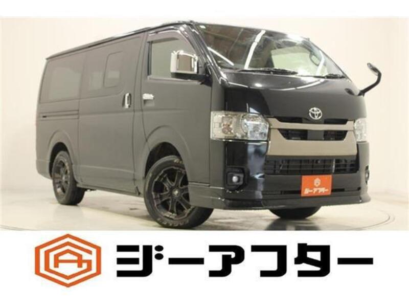 TOYOTA HIACE