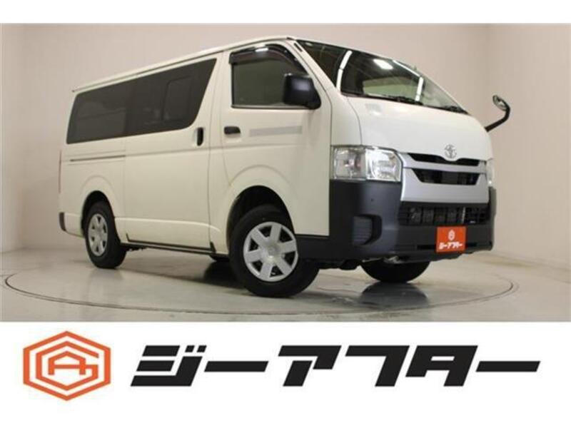 TOYOTA HIACE