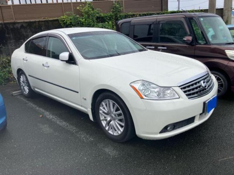 NISSAN FUGA