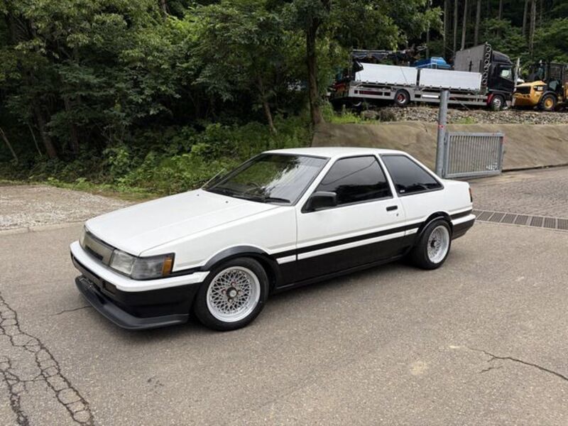 TOYOTA COROLLA LEVIN