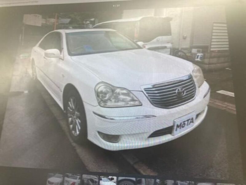 TOYOTA CROWN MAJESTA