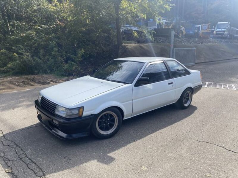 TOYOTA COROLLA LEVIN