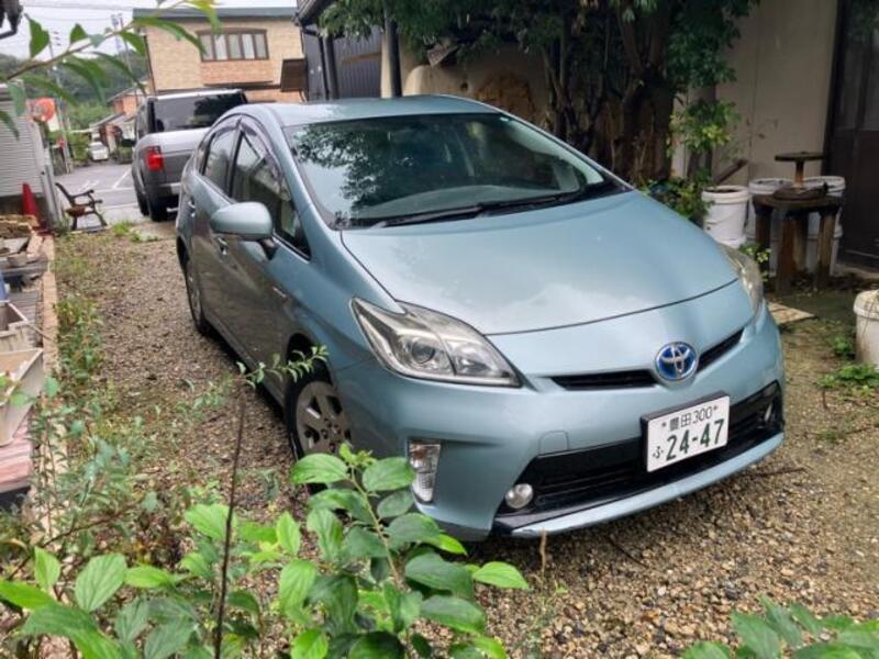 TOYOTA PRIUS