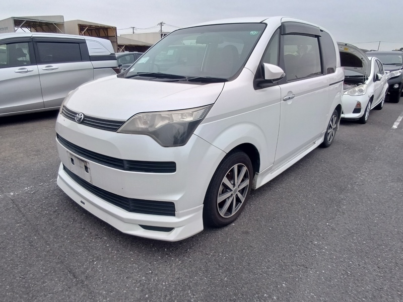 TOYOTA SPADE