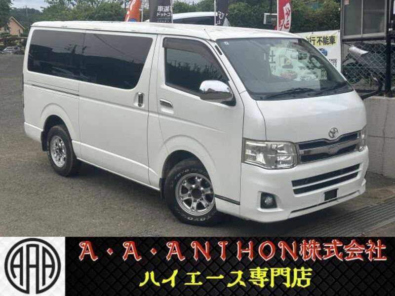 TOYOTA HIACE