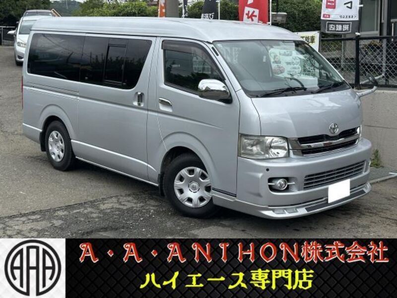 TOYOTA HIACE
