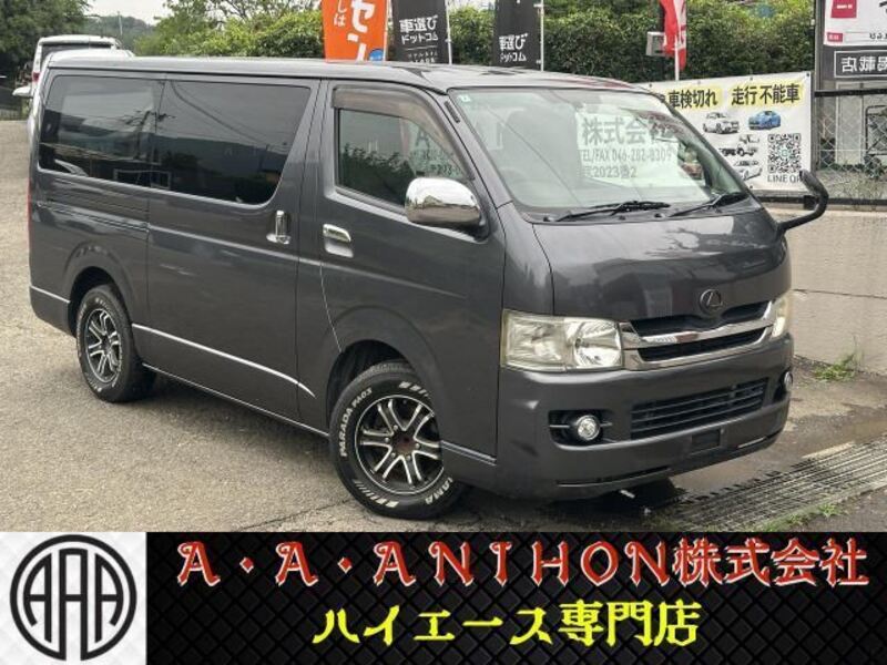 TOYOTA HIACE