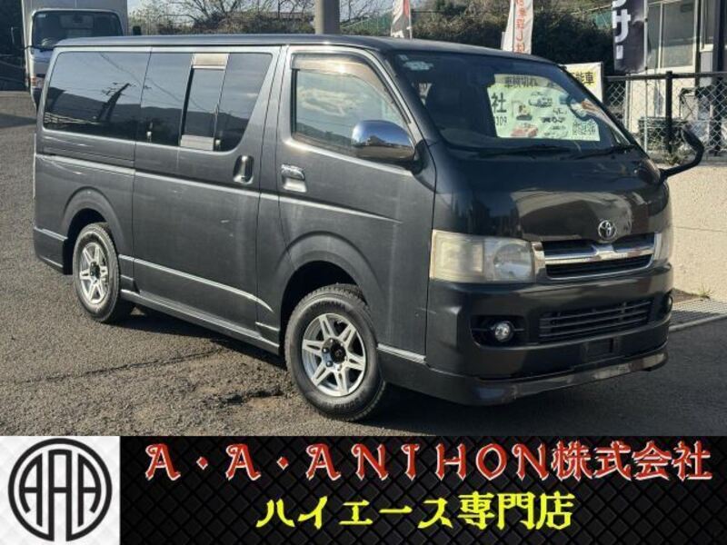 TOYOTA HIACE