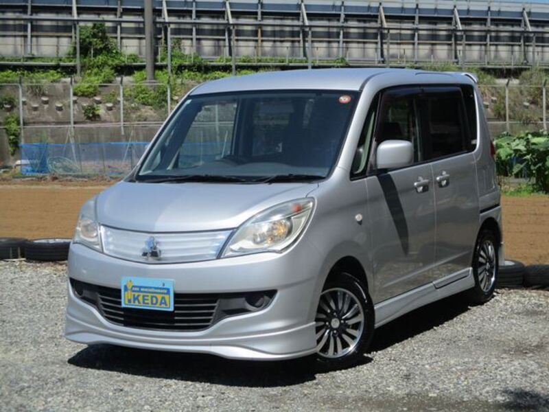 MITSUBISHI DELICA D2