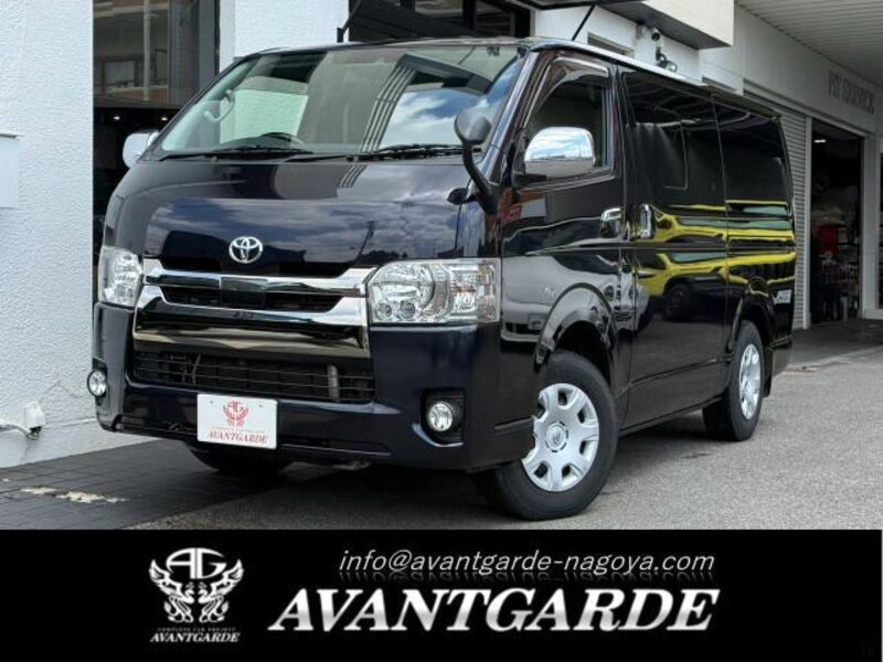 TOYOTA HIACE