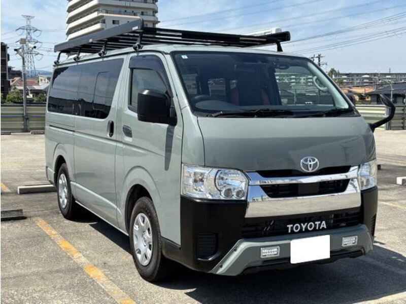 TOYOTA HIACE VAN