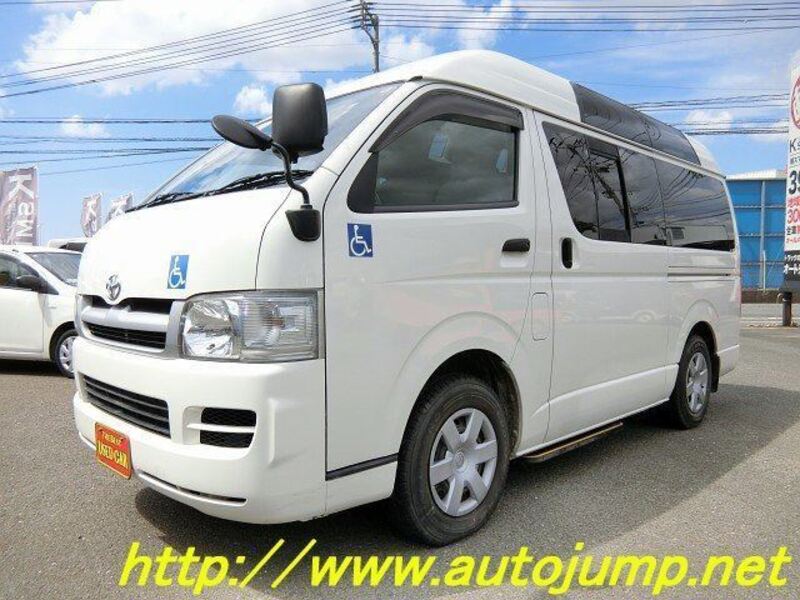 TOYOTA HIACE