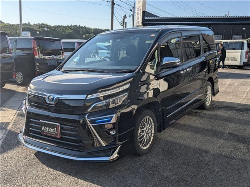 TOYOTA VOXY