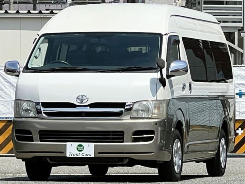 TOYOTA HIACE