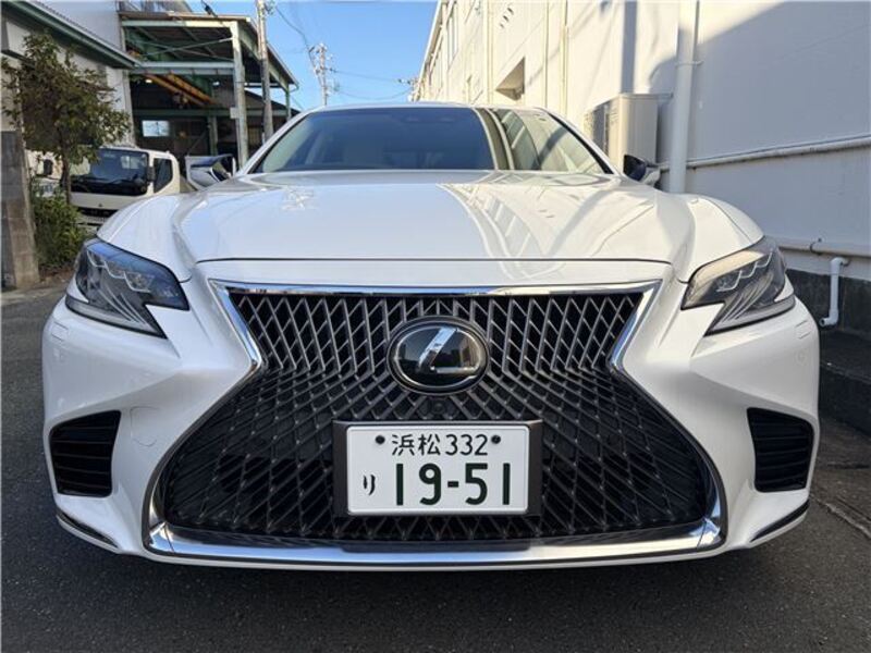 LEXUS LS