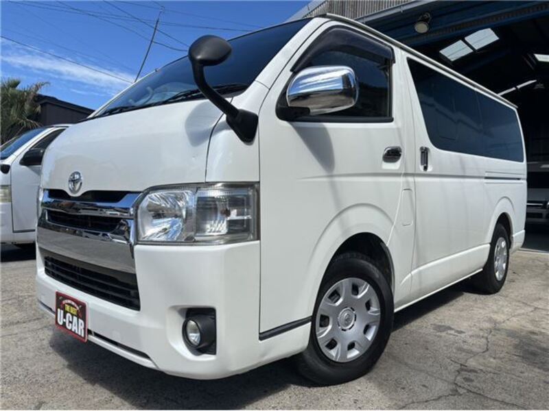 TOYOTA HIACE VAN