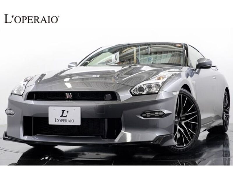 NISSAN GT-R