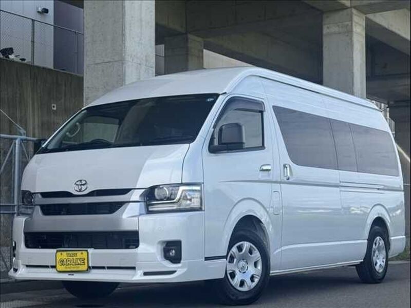 TOYOTA HIACE COMMUTER