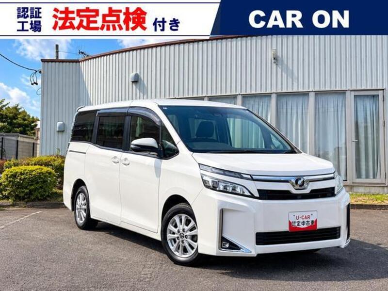 TOYOTA VOXY