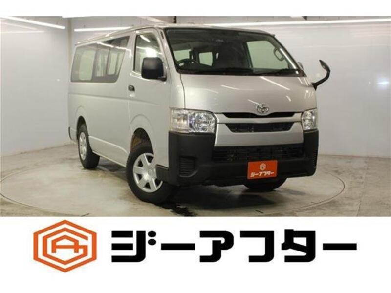 TOYOTA HIACE